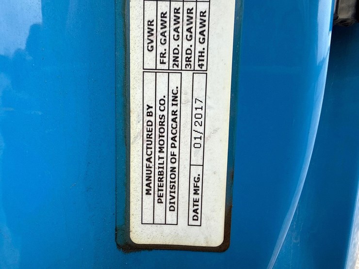 2018-peterbilt-567-image-18