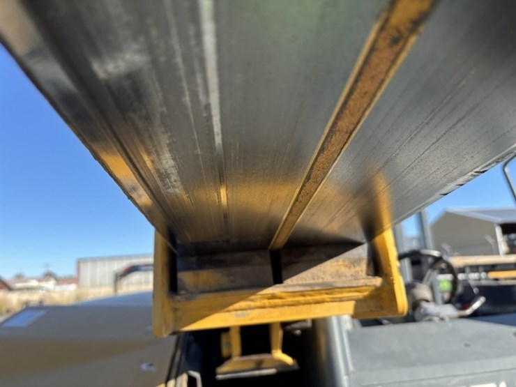 2014-gehl-rs5-19-image-18