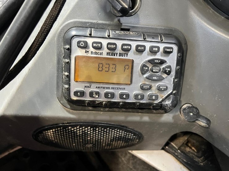 2019-bobcat-t770-image-34