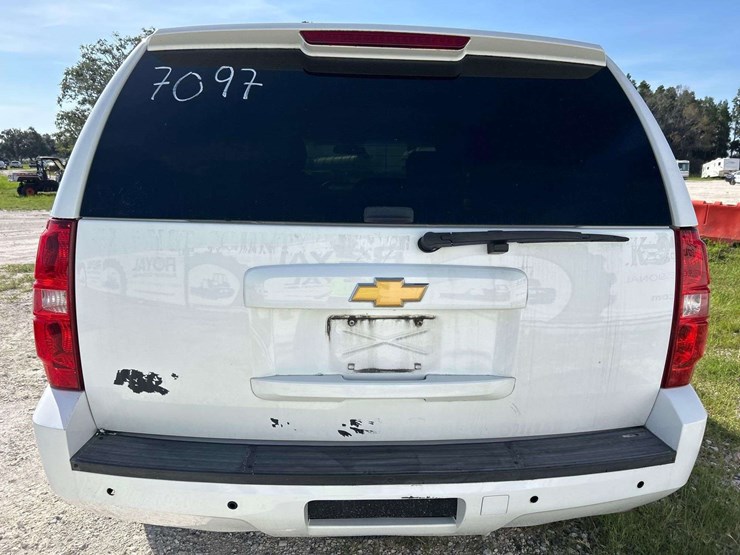 2014-chevrolet-tahoe-image-26