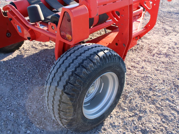 #2097-•-#2097--kuhn-rw1610-single-bale-wrapper-with-twin-wrapper,-monitor,-great-shape-with-low-use!-image-26