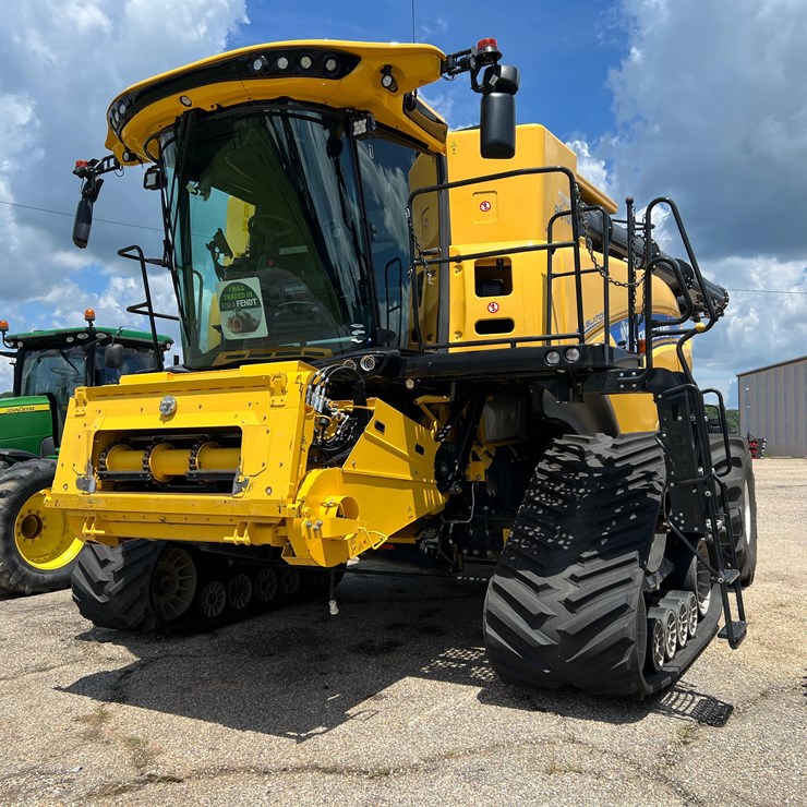 2023 NEW HOLLAND CR10.90