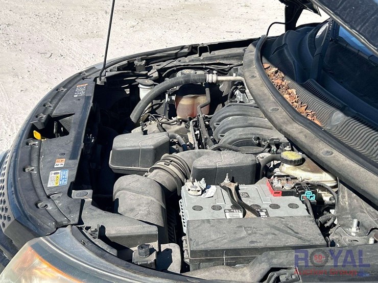 2015-ford-explorer-image-8