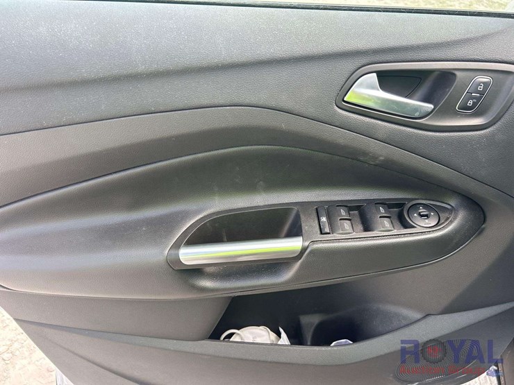 2018-ford-escape-se-image-11