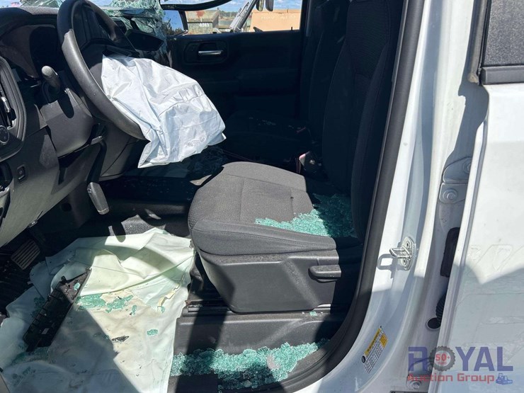 2021-chevrolet-silverado-image-9