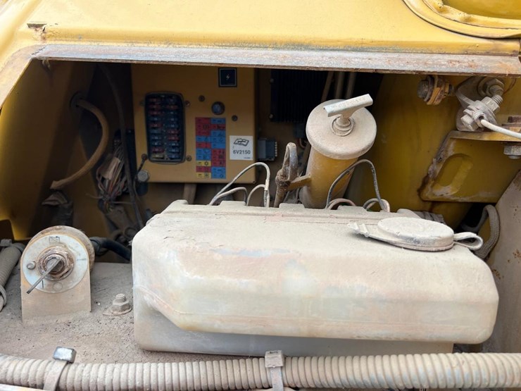 caterpillar-d5n-xl-image-17