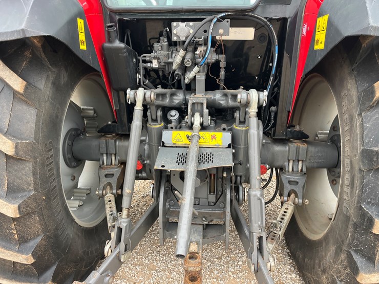 2017-massey-ferguson-4710-image-11