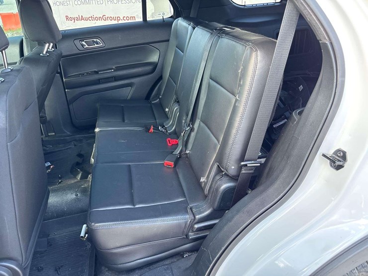 2018-ford-explorer-image-25