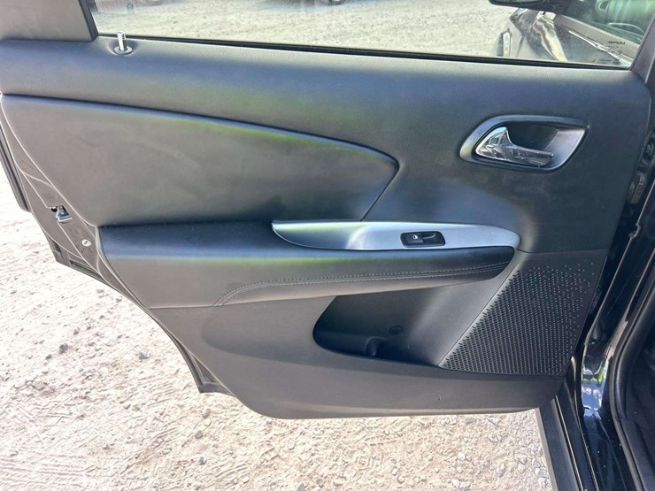 2015-dodge-journey-image-18