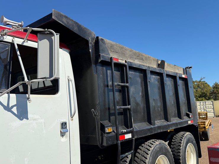 1992-international-4000-image-46