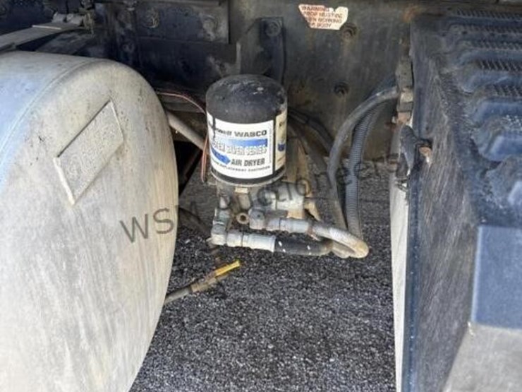 international-9400-image-16