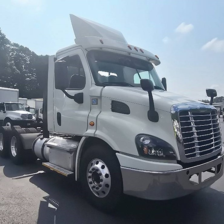 2017 FREIGHTLINER CASCADIA 113
