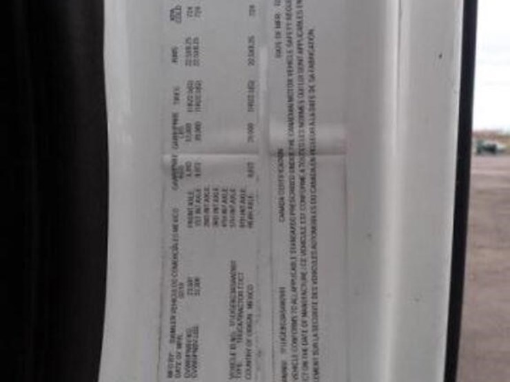 2010-freightliner-cascadia-t/a-hiway-tractor---day-image-10