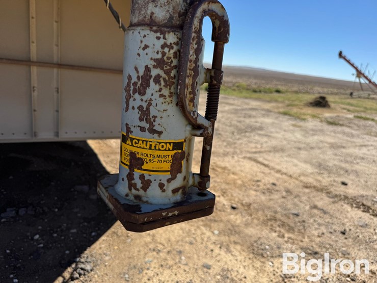 1993-wilson-livestock-trailer-image-9