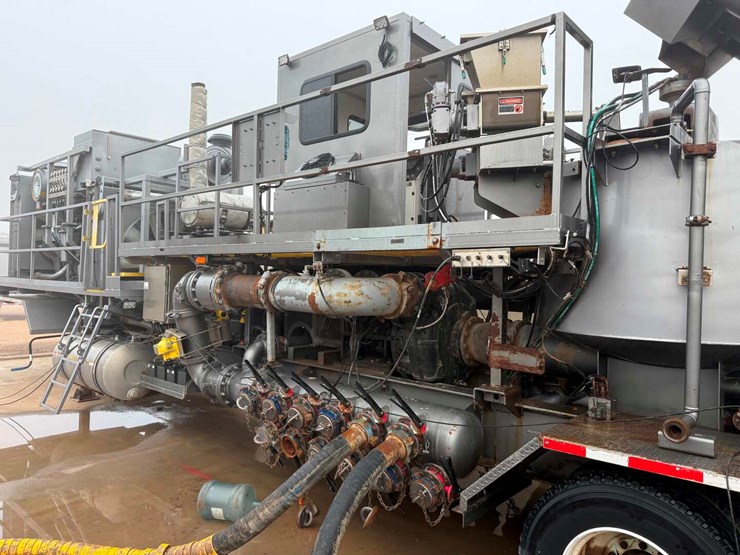 2017-caterpillar-c18-image-9