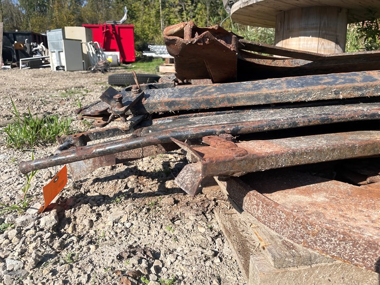 #1042-•-pallet-of-plow-parts-image-7