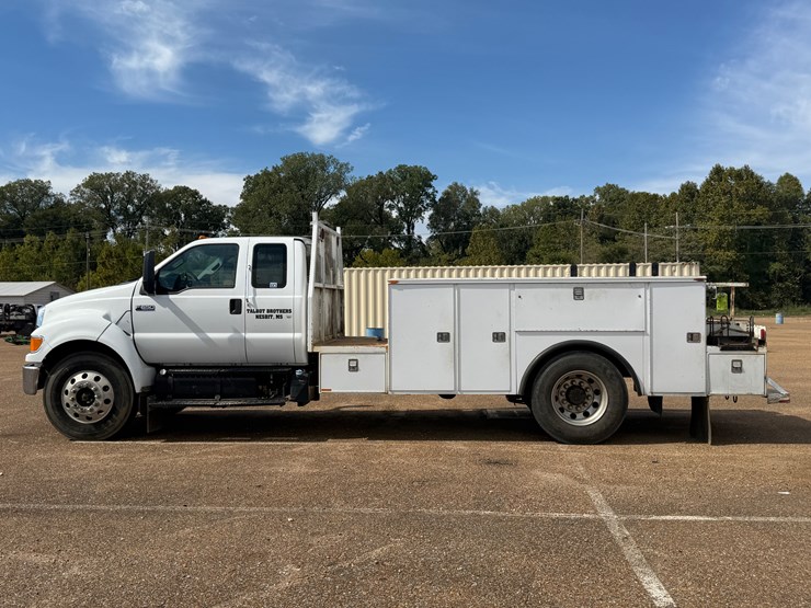 2015-ford-f650-image-9