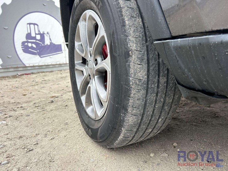 2016-jeep-grand-cherokee-image-29