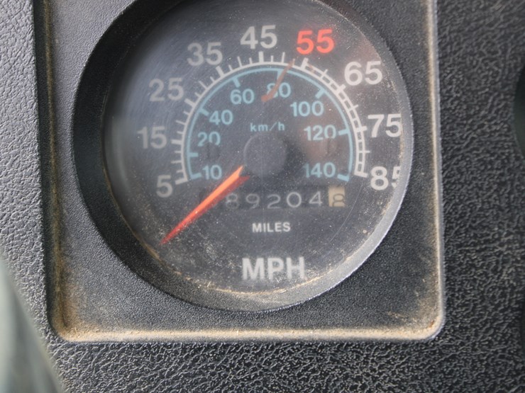 1982-international-s1700-image-35