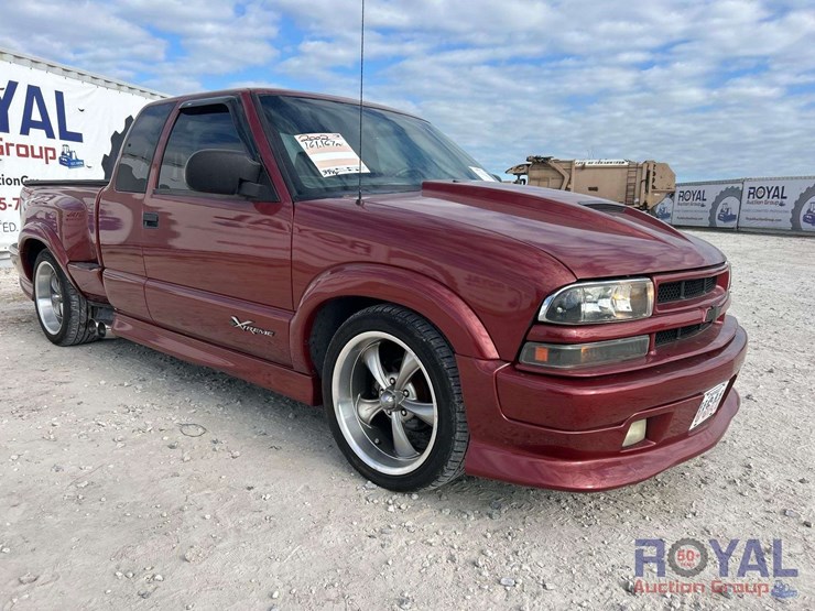 2002-chevrolet-s10-image-2