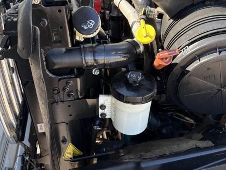 2013-international-7400-image-23