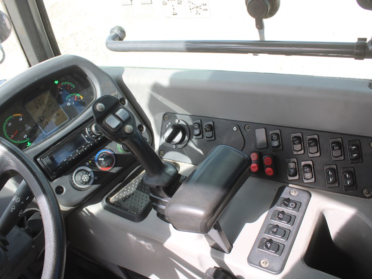 2021-new-holland-w80c-image-14