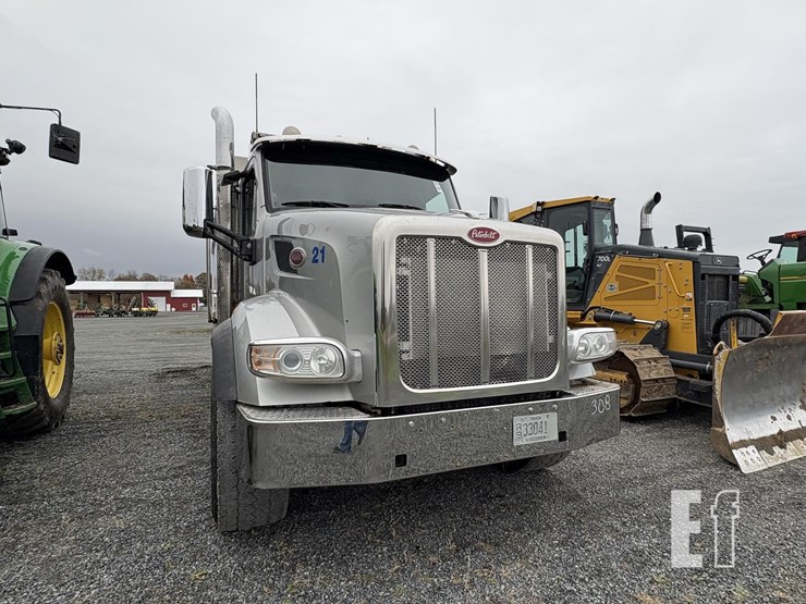 2015-peterbilt-567-image-4