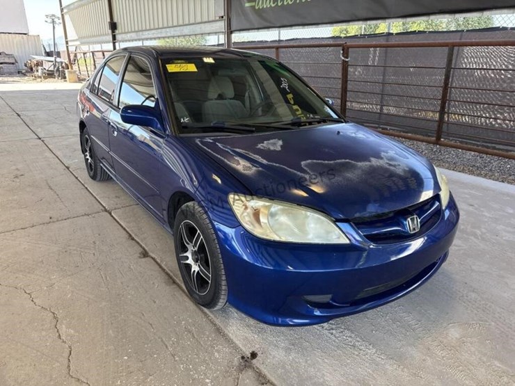 2005-honda-civic-sdn-image-2