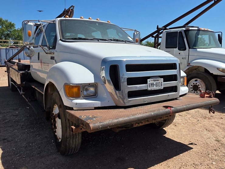 2012-ford-f750-image-17