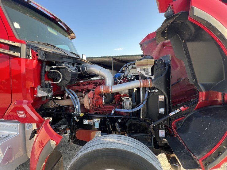 2022-kenworth-w990-image-13