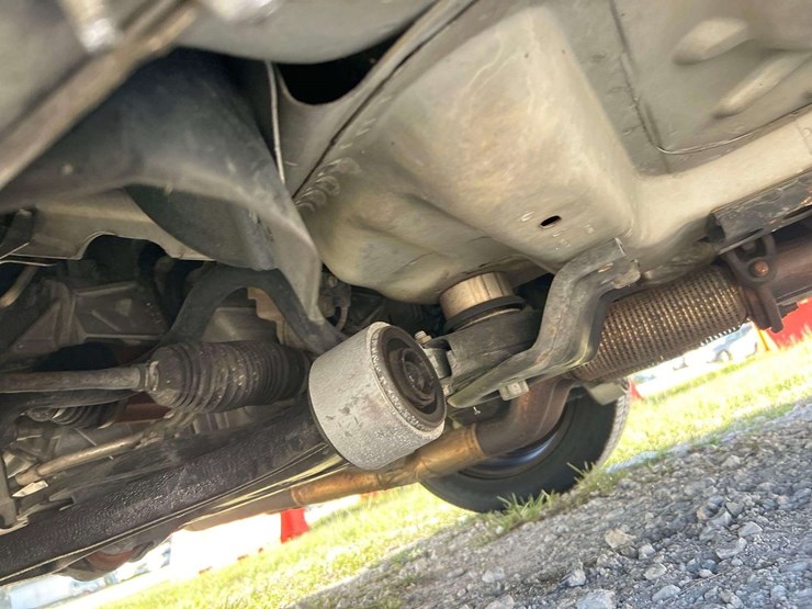 2016-ford-explorer-image-18