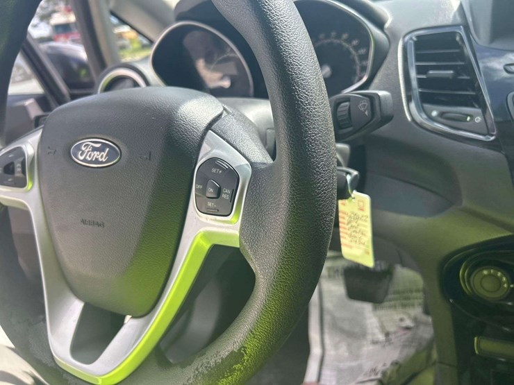 2019-ford-fiesta-se-hatchback-image-15