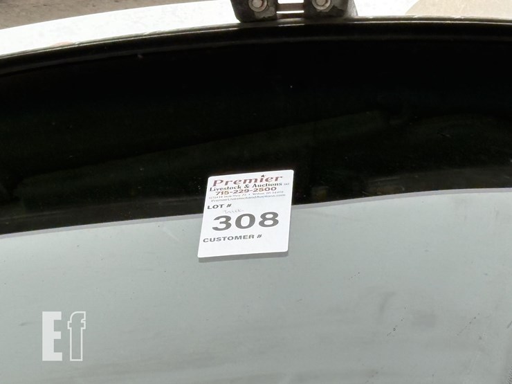 2015-peterbilt-567-image-39