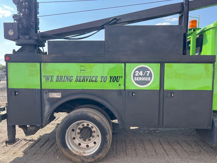 2001-international-4700-image-28