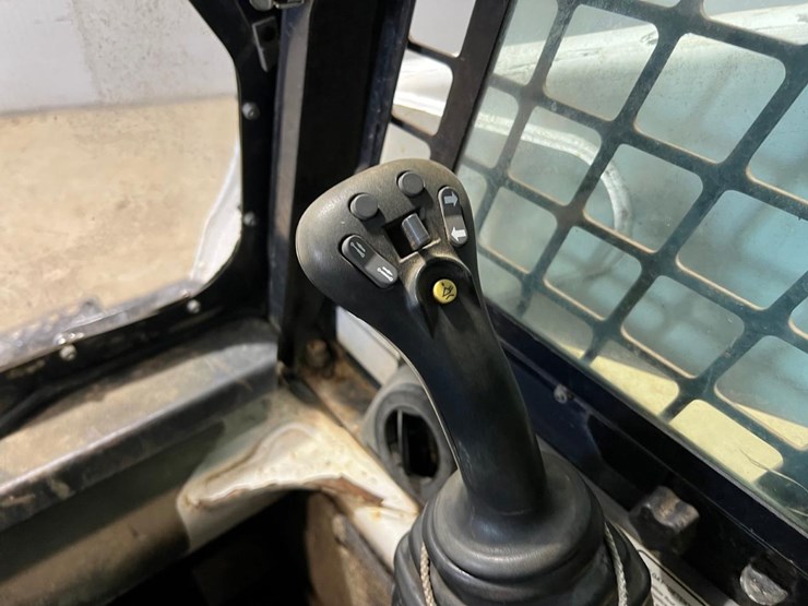 bobcat-t320-image-27