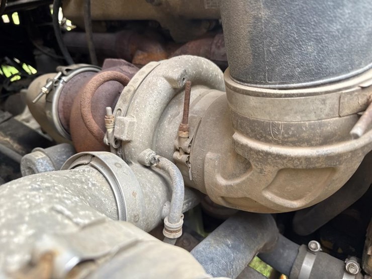 2001-caterpillar-c12-image-23