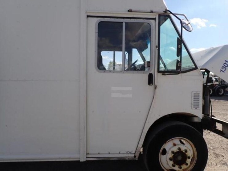 2013-freightliner-mt55-image-50