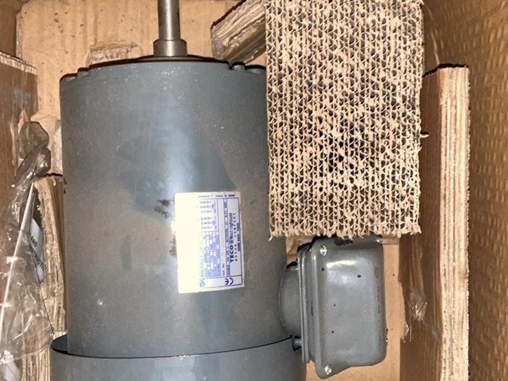 #172-•-new-electric-motors-and-overhead-door-springs-image-7