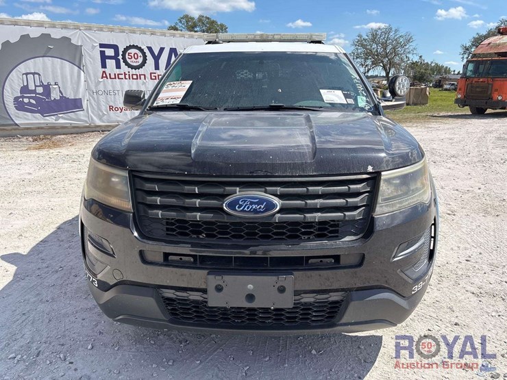 2017-ford-explorer-image-27