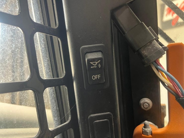 2023-bobcat-s650-image-23