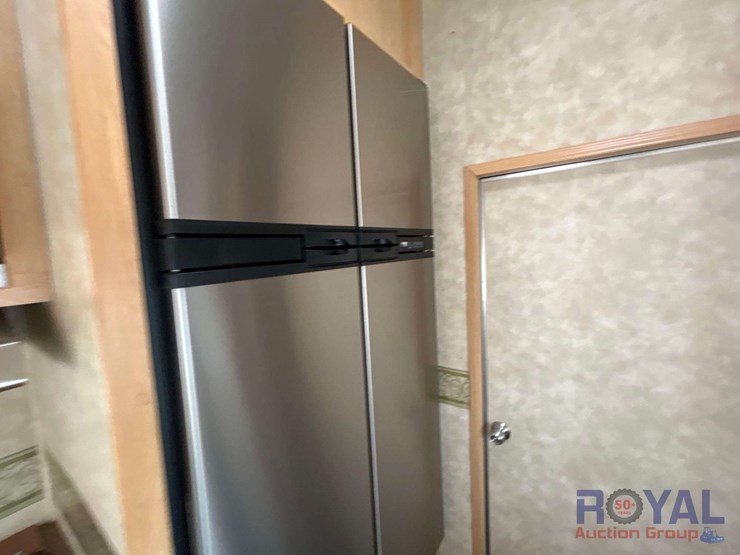 2008-41ft-kz-sportsman-police-bunk-5th-wheel-tri-axle-travel-trailer-image-13