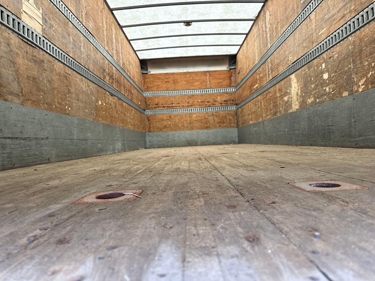 2016-hino-258-image-6