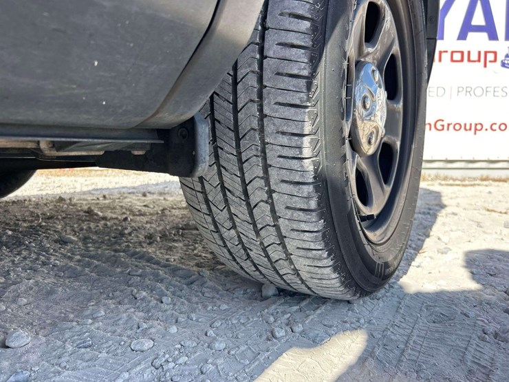 2019-ford-explorer-image-28