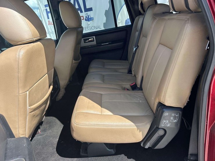 2016-ford-expedition-xlt-image-21