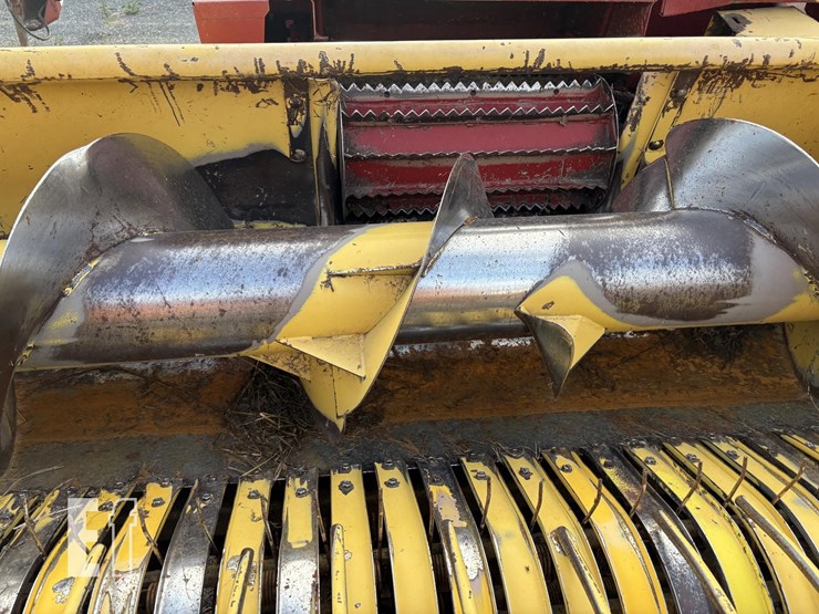 new-holland-900-image-12