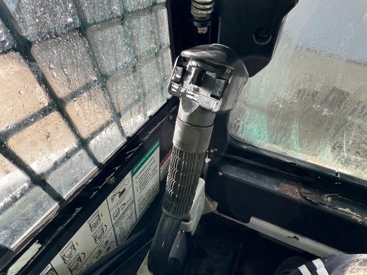 2017-bobcat-s70-image-21