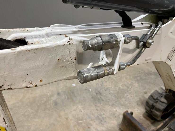 2022-bobcat-e10-image-9