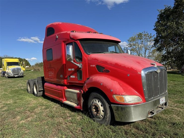 2005-peterbilt-387-image-9