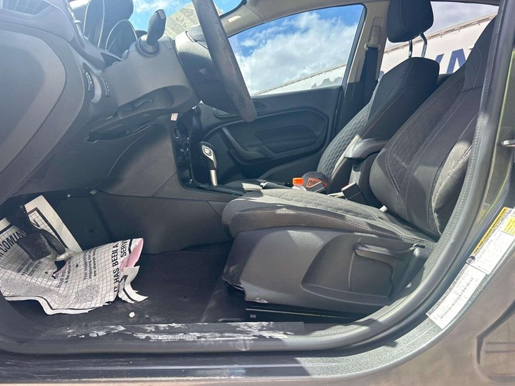 2019-ford-fiesta-se-hatchback-image-12