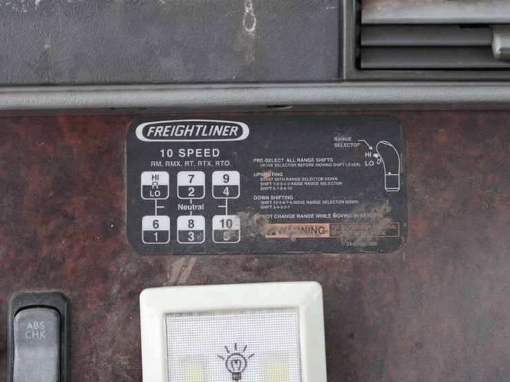 #2063-•-#2063--2006-freightliner-century-classic-s/t-semi-image-39